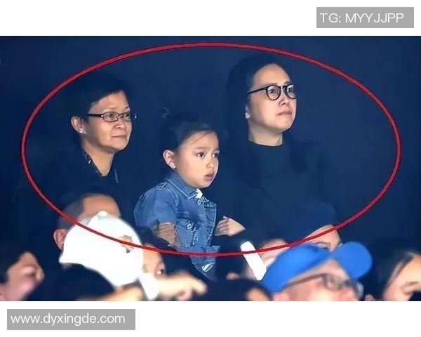 快本舞台上的足球明星们如何展现他们的多才多艺与魅力